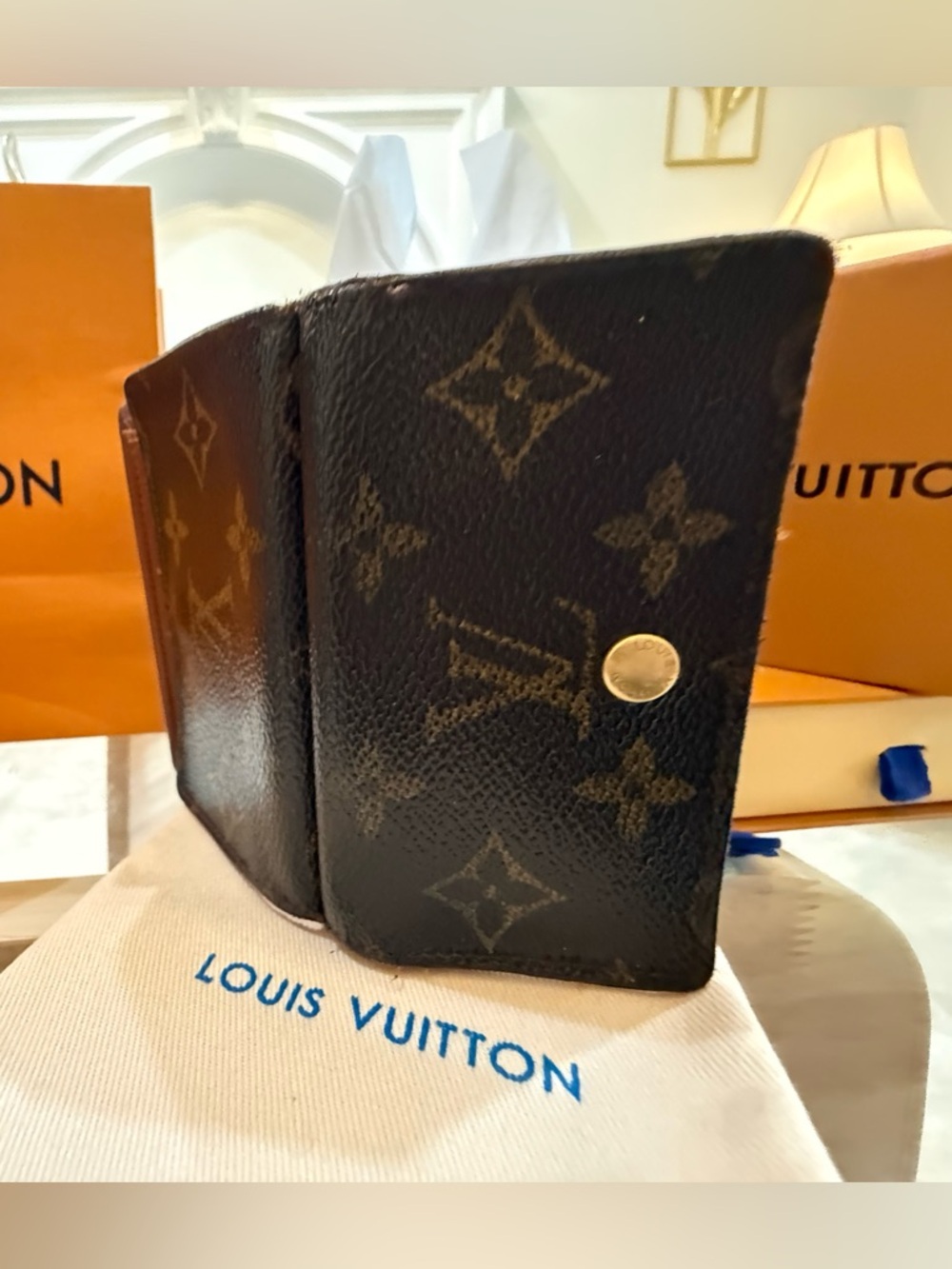 Louis Vuitton Black Monogram Snap-Button Detail - Picture 6 of 14